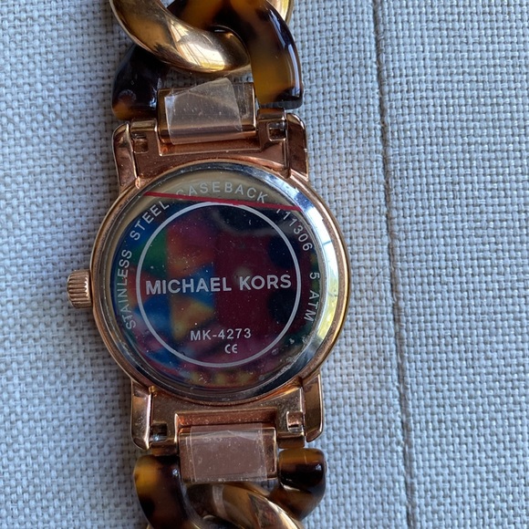 Michael Kors Runway Twist Rose Gold and Tortoise Chain Watch MK4273 - Picture 5 of 7